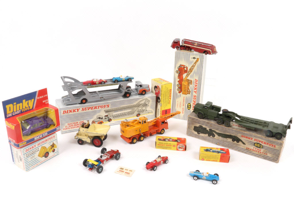 Lot 90 - DIVERS (11)