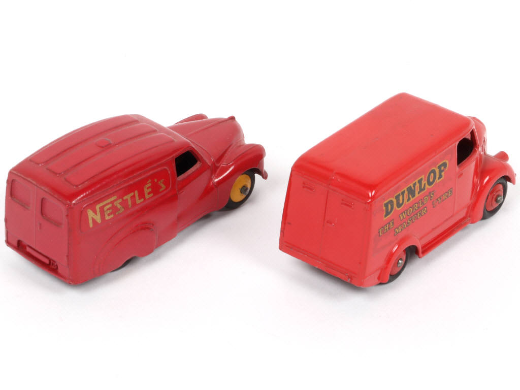 Lot 264 - DINKY TOYS (GB) (2)