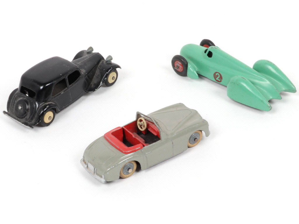 Lot 317 - DINKY TOYS (FRANCE) (3)