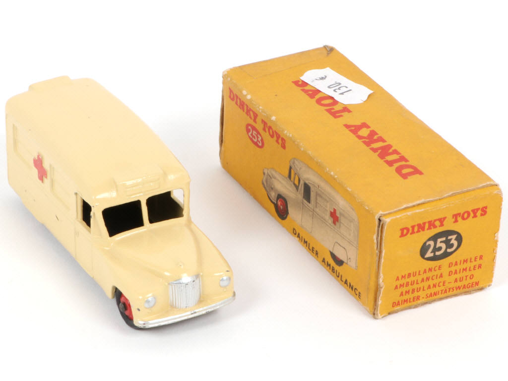 Lot 245 - DINKY TOYS (GB) (1)