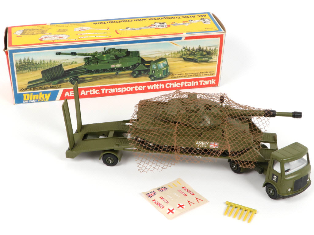 Lot 255 - DINKY TOYS (GB) (1)