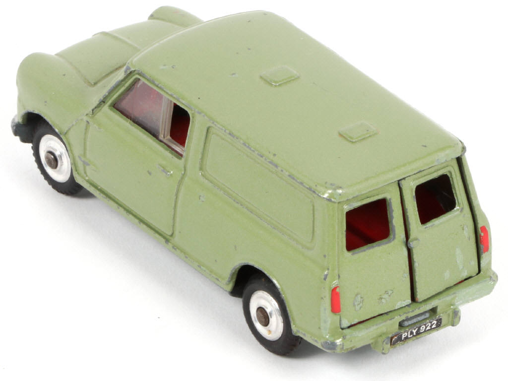 Lot 153 - CORGI TOYS (GB) (1)