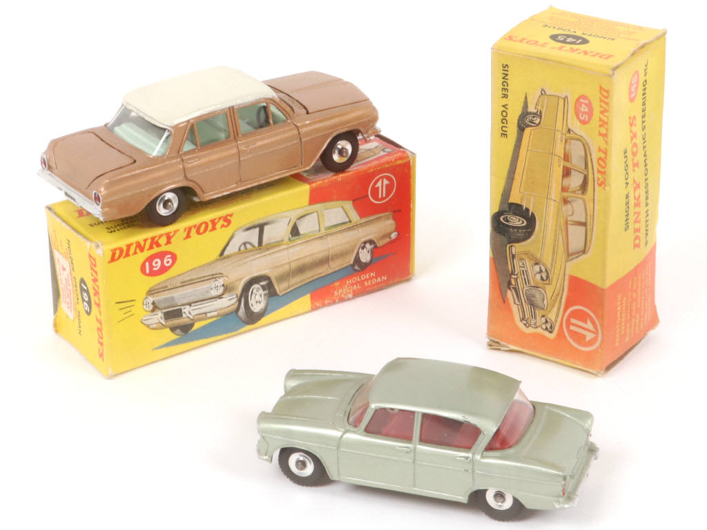 Lot 268 - DINKY TOYS (GB) (2)