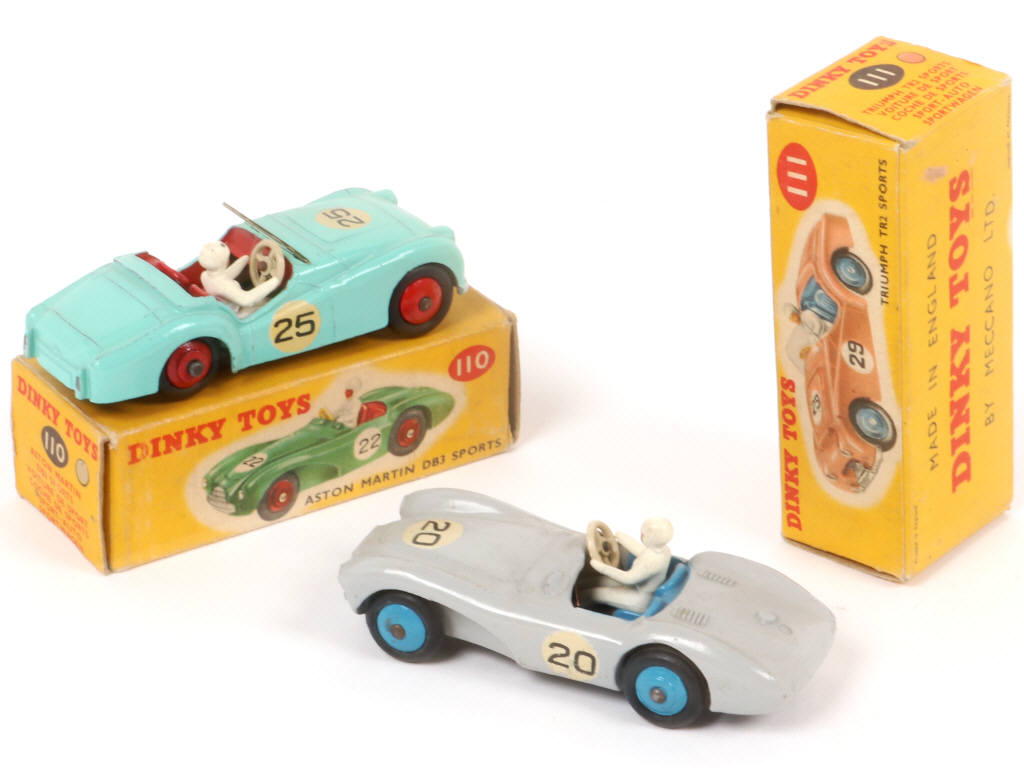 Lot 272 - DINKY TOYS (GB) (2)