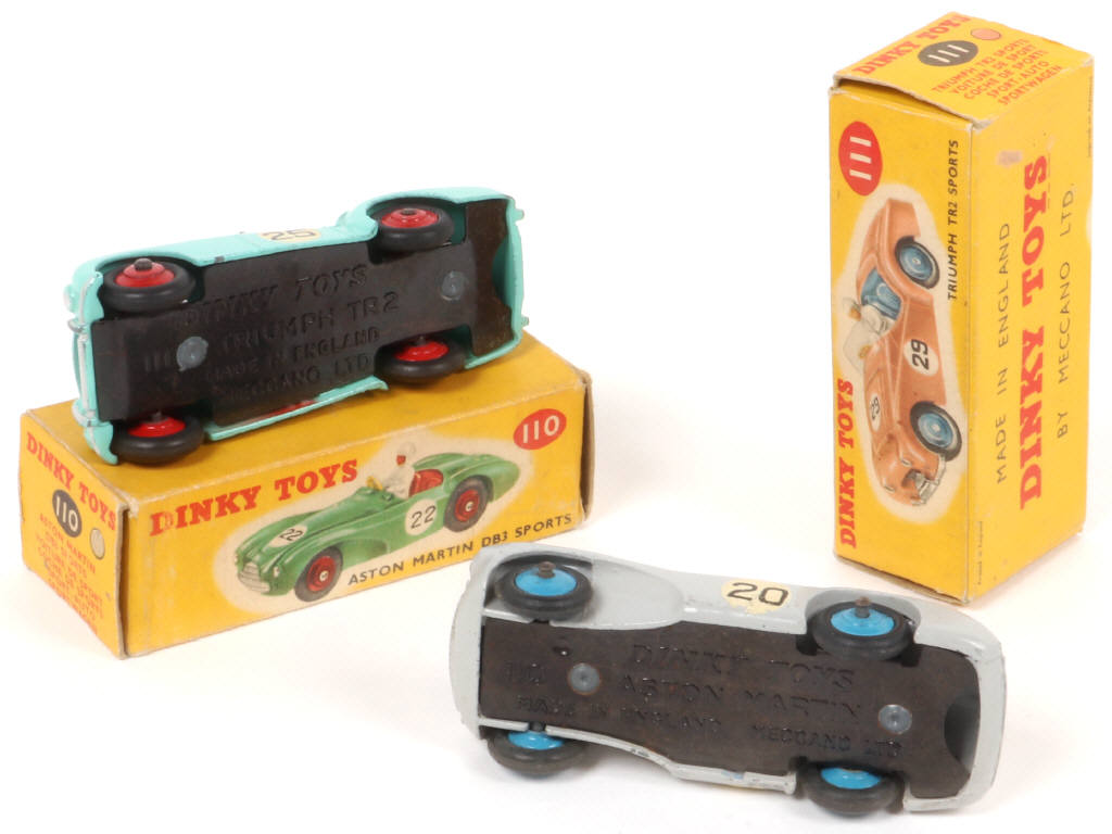 Lot 272 - DINKY TOYS (GB) (2)