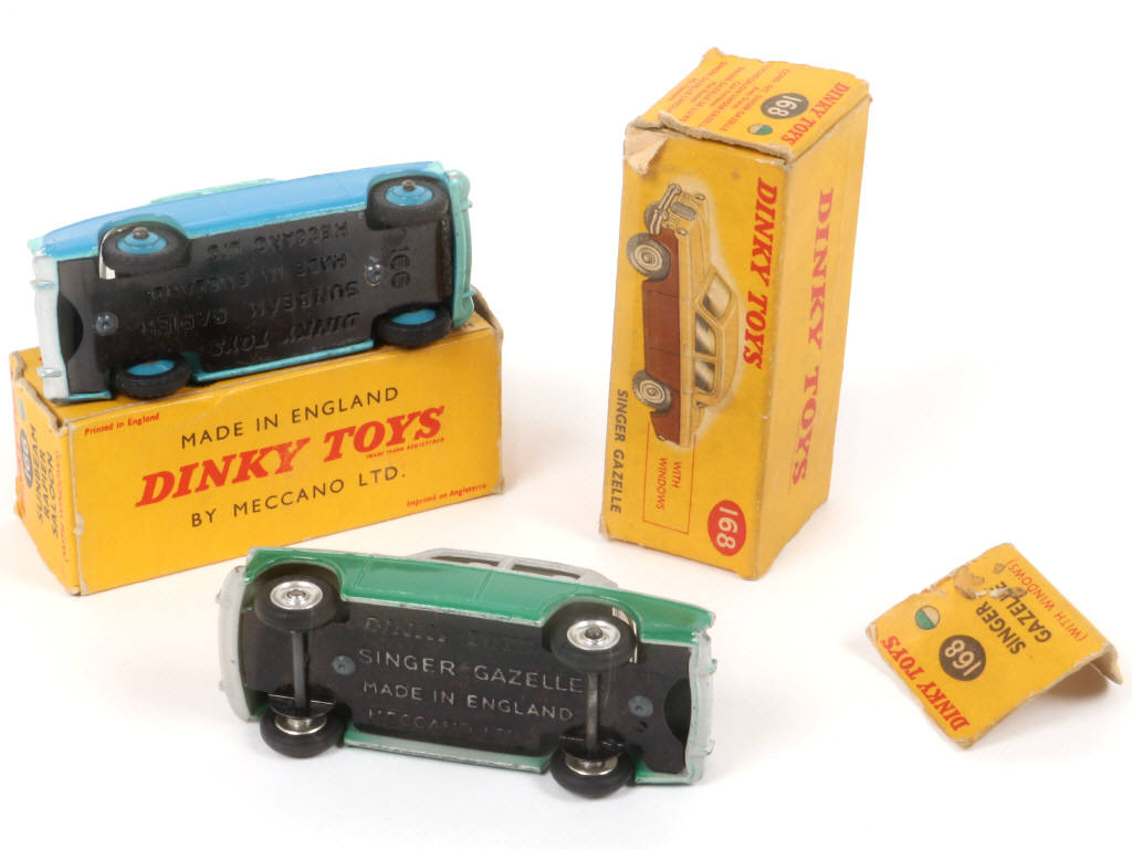 Lot 271 - DINKY TOYS (GB) (2)