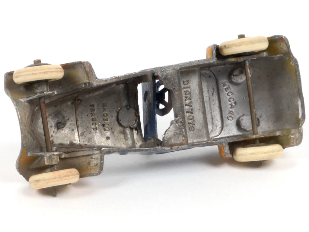 Lot 298 - DINKY TOYS (FRANCE) (1)