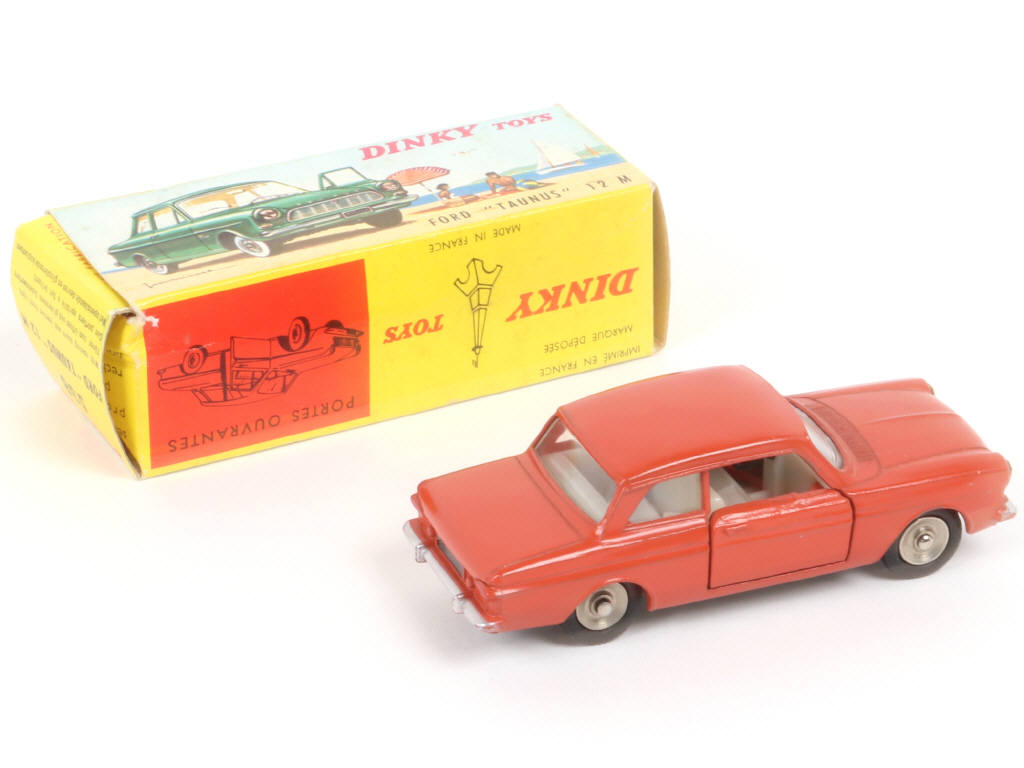 Lot 300 - DINKY TOYS (FRANCE) (1)