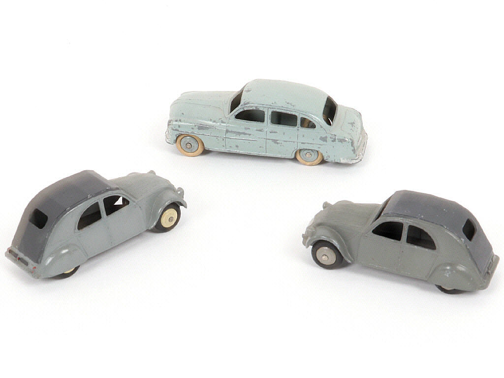 Lot 121 - DIVERS (26)