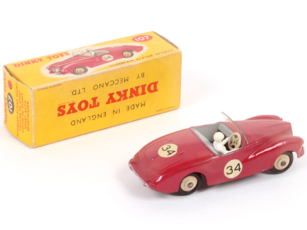 Lot 233 - DINKY TOYS (GB) (1)