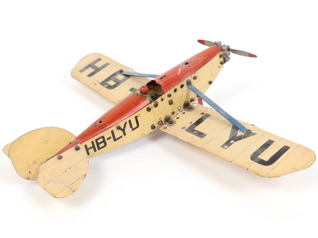 Lot 59 - MECCANO (1)