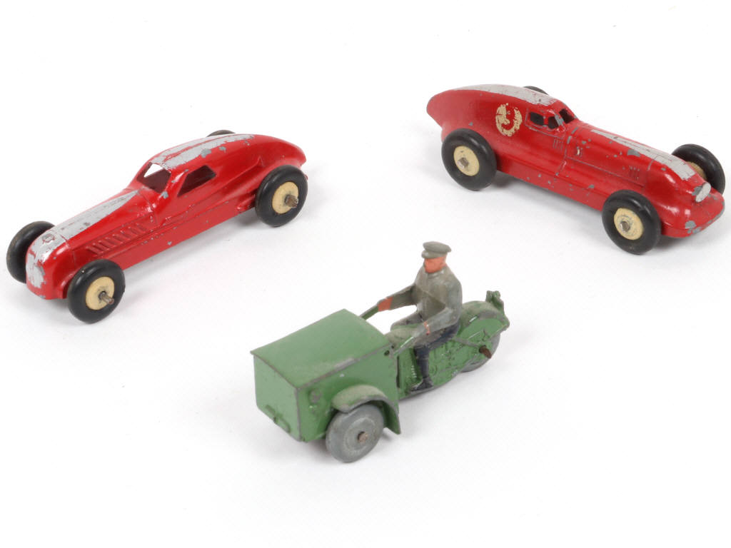 Lot 318 - DINKY TOYS (FRANCE) (3)