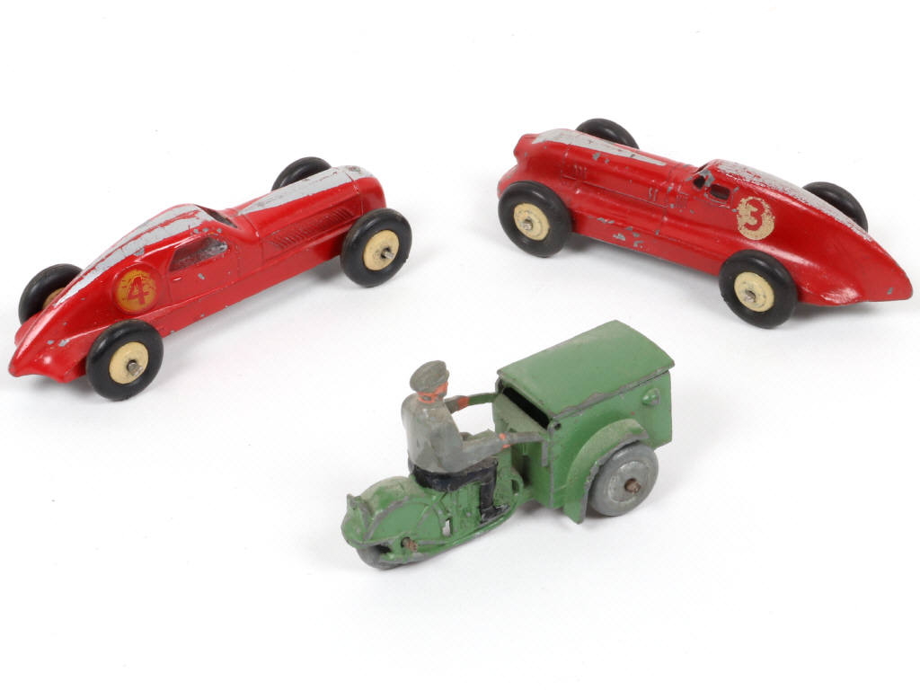 Lot 318 - DINKY TOYS (FRANCE) (3)