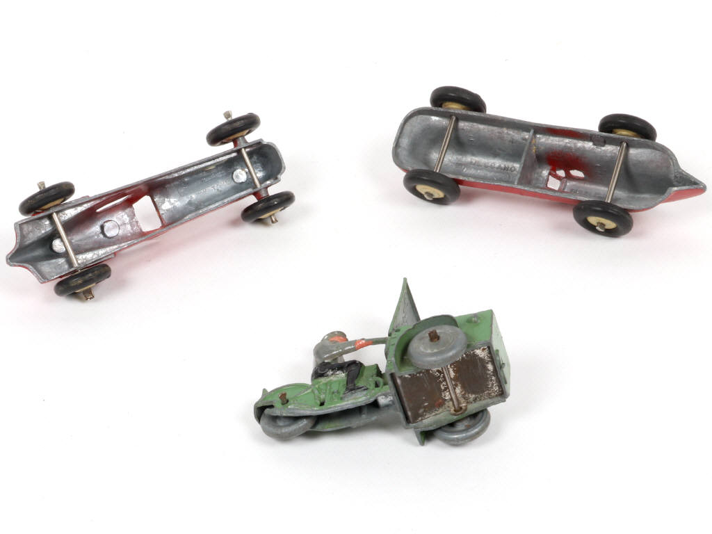 Lot 318 - DINKY TOYS (FRANCE) (3)