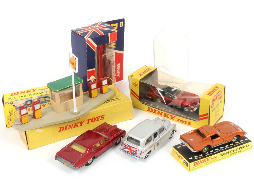 Lot 216 - DINKY TOYS (GB) (5)