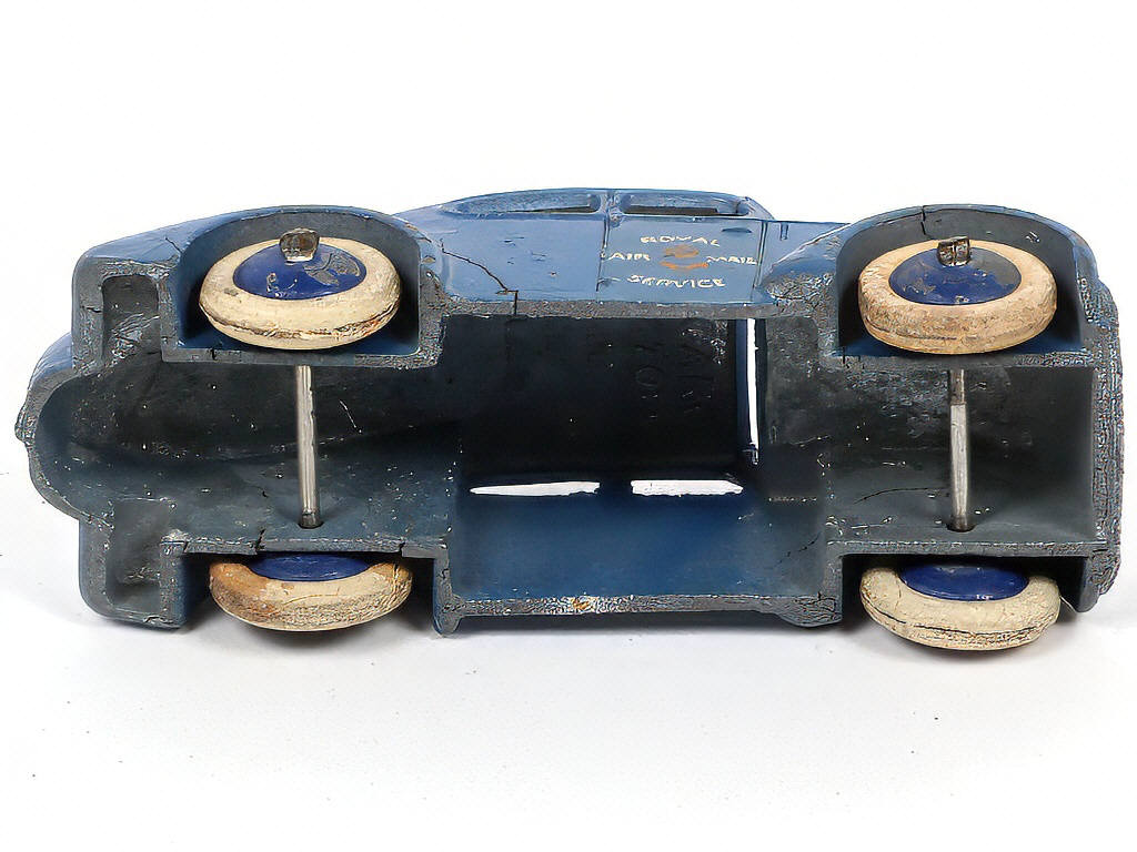 Lot 158 - DINKY TOYS (GB) (1)