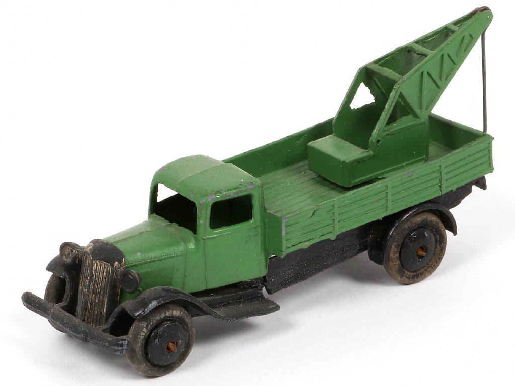 Lot 235 - DINKY TOYS (FRANCE) (1)