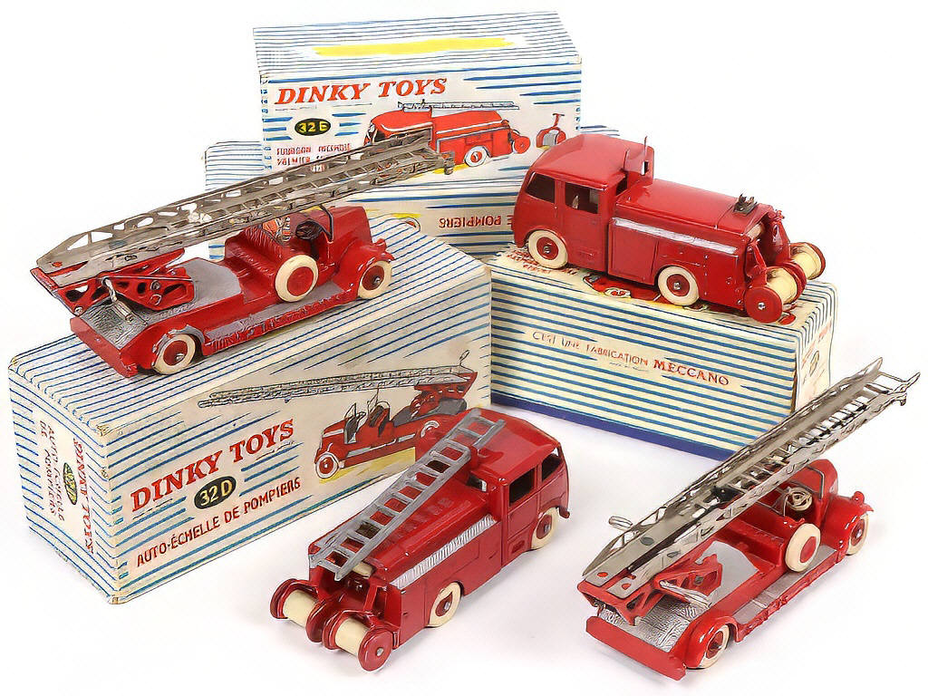 Lot 253 - DINKY TOYS (FRANCE) (4)