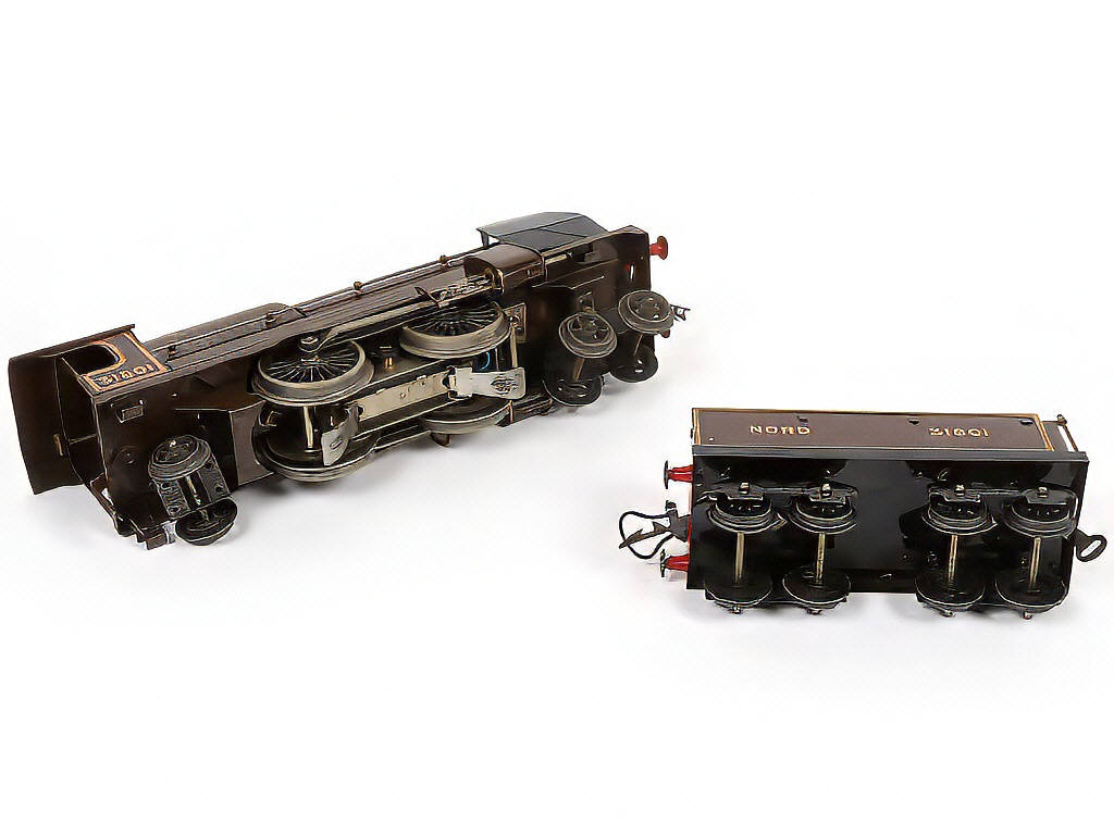 Lot 16 - HORNBY 'O' (GB) (2)