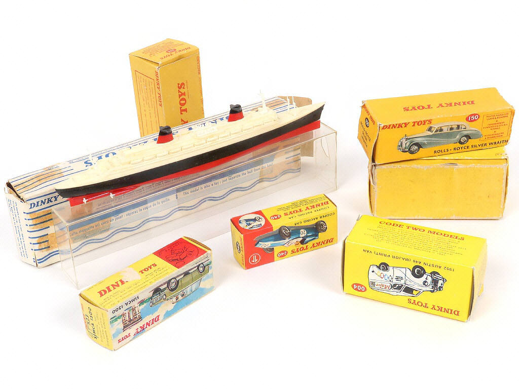 Lot 260 - DINKY TOYS (FRANCE) (7)