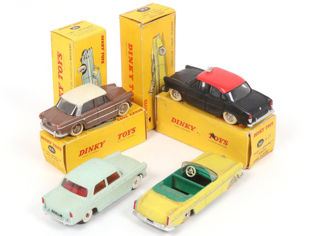 Lot 255 - DINKY TOYS (FRANCE) (4)