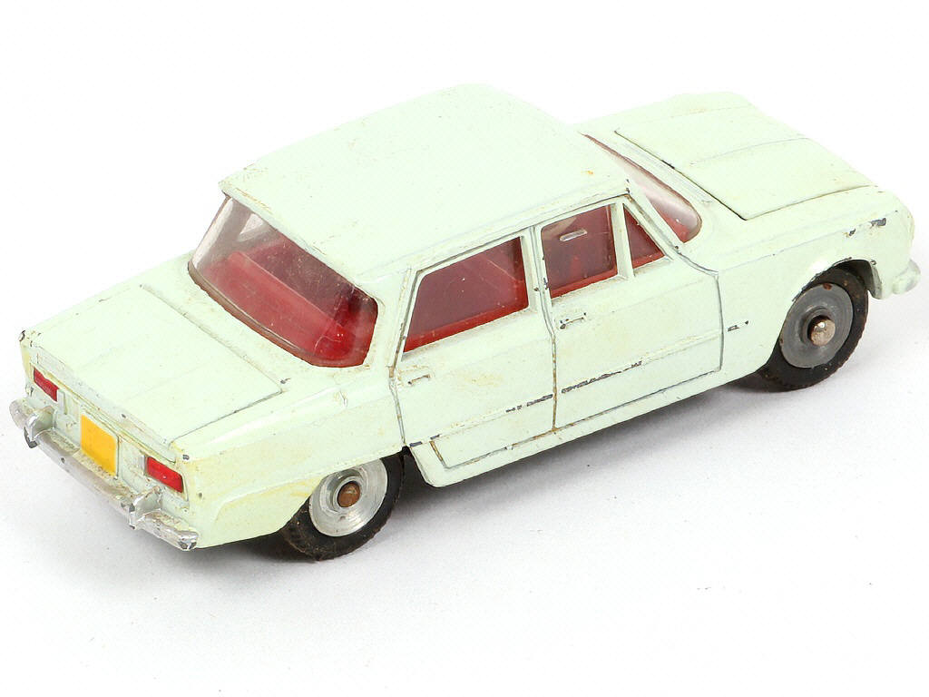 Lot 229 - DINKY TOYS (FRANCE) (1)