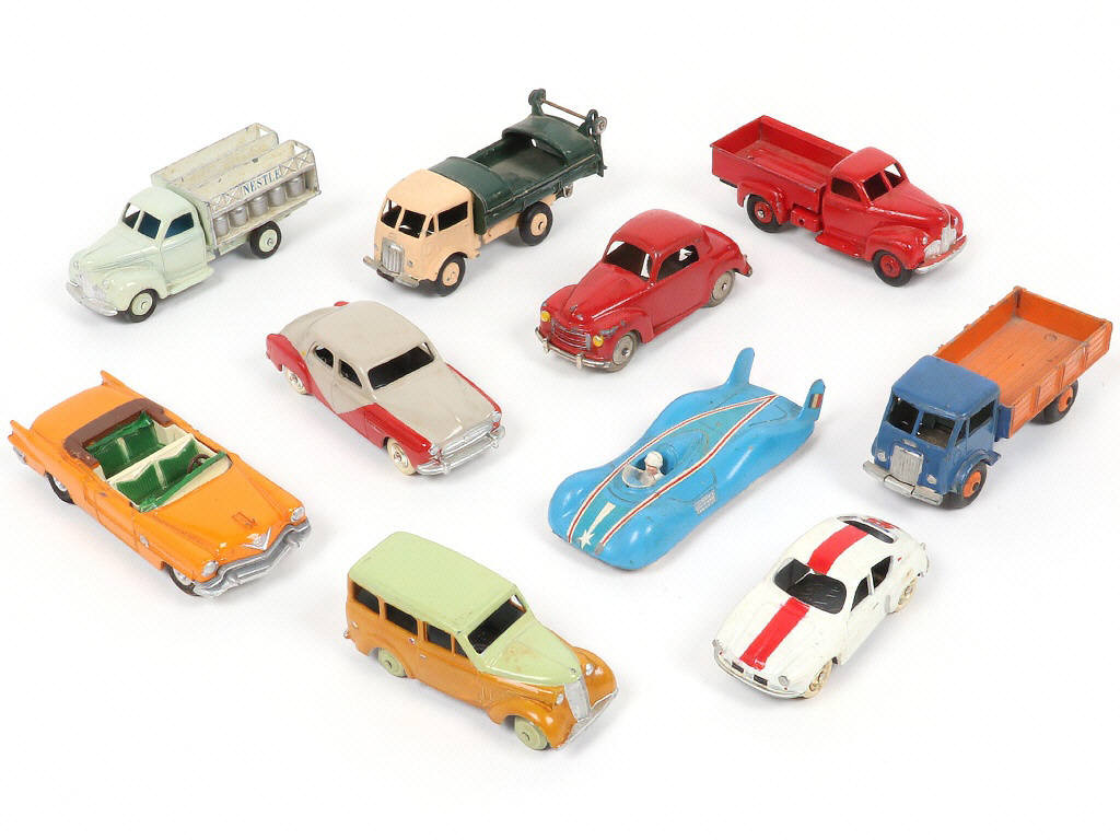 Lot 68 - DIVERS (10)