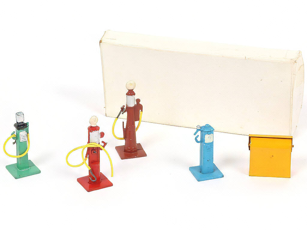 Lot 155 - DINKY TOYS (GB) (1)