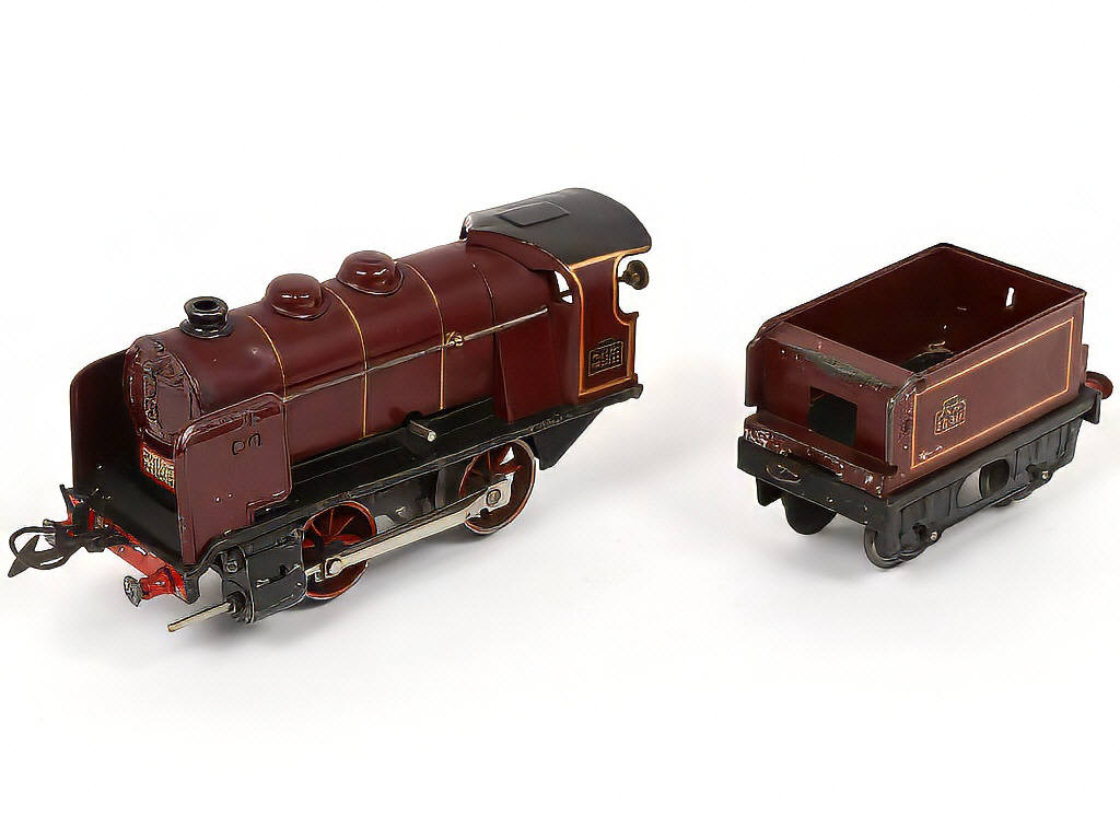 Lot 30 - HORNBY 'O' (FRANCE) (2)