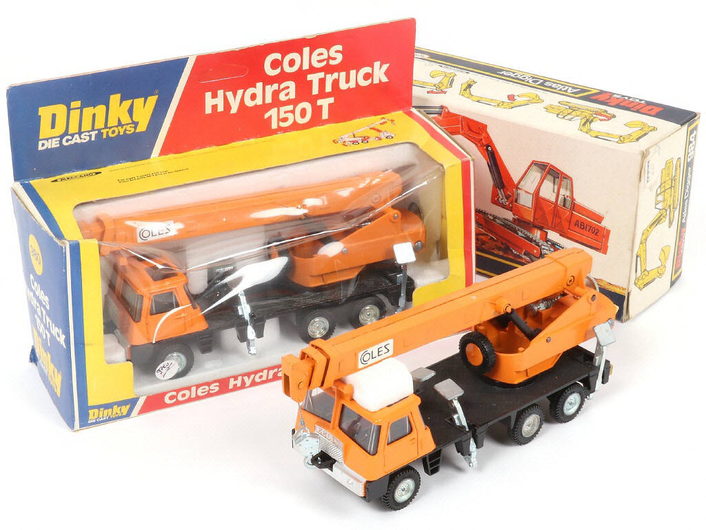 Lot 200 - DINKY TOYS (GB) (2)