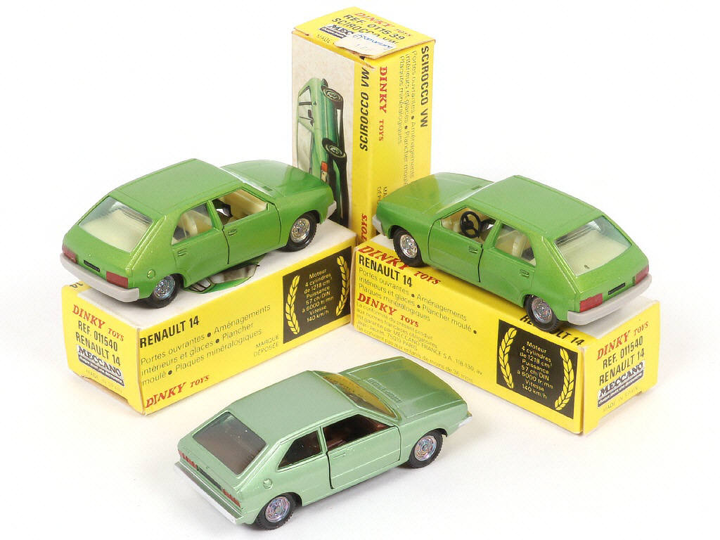 Lot 247 - DINKY TOYS (FRANCE) (3)