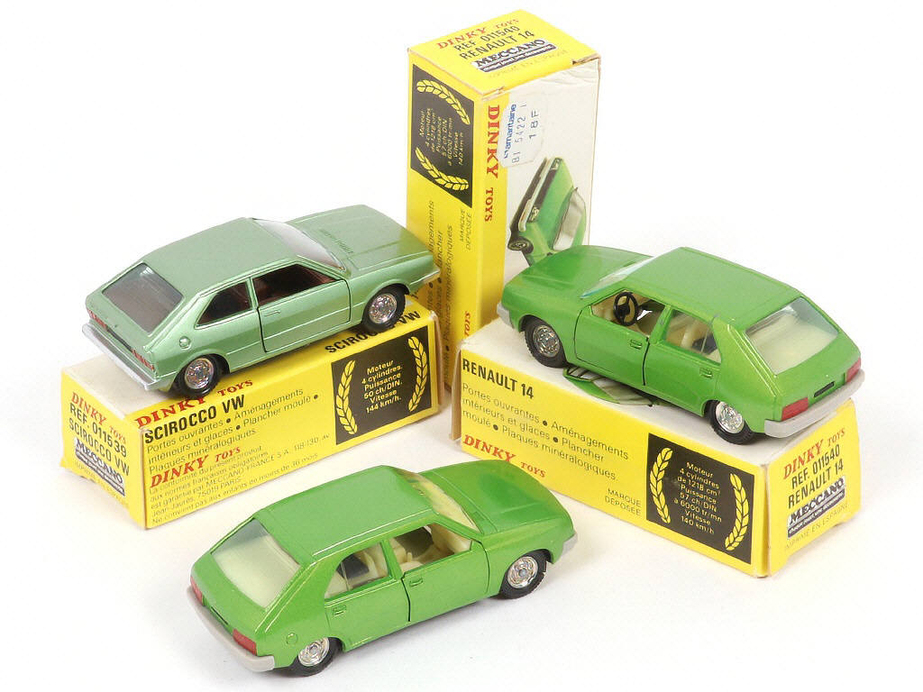 Lot 246 - DINKY TOYS (FRANCE) (3)