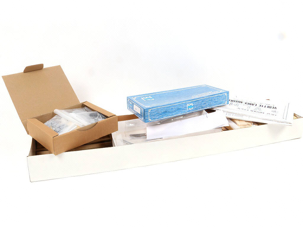 Lot 48 - NEW MAQUETTES (1)