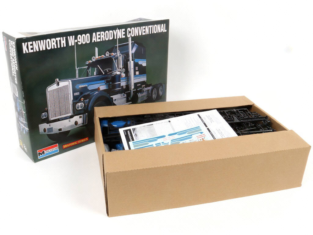 Lot 46 - MONOGRAM (USA) (1)