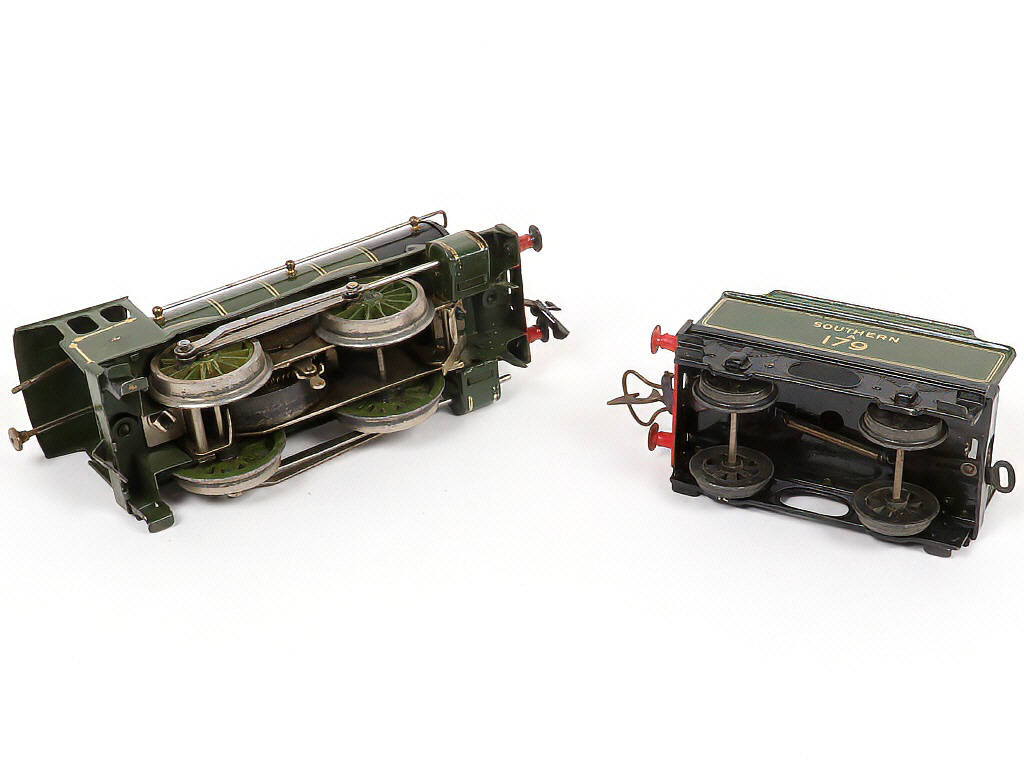 Lot 76 - HORNBY 'O' (FRANCE) (2)