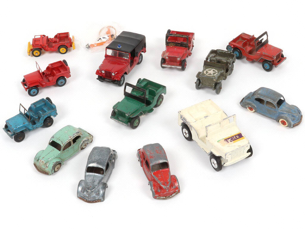 Lot 147 - DIVERS (13)