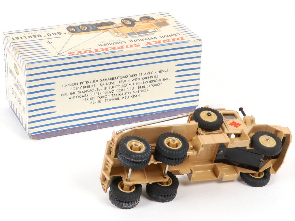 Lot 193 - DINKY TOYS (FRANCE) (1)
