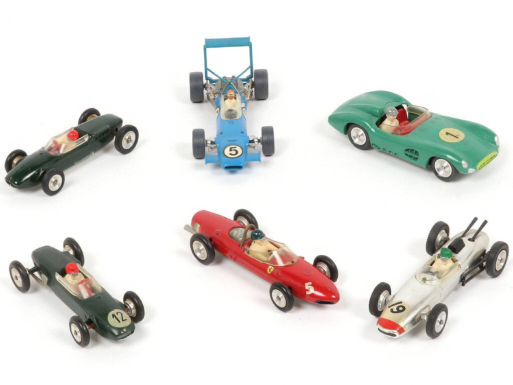 Lot 213 - DINKY TOYS (FRANCE) (6)