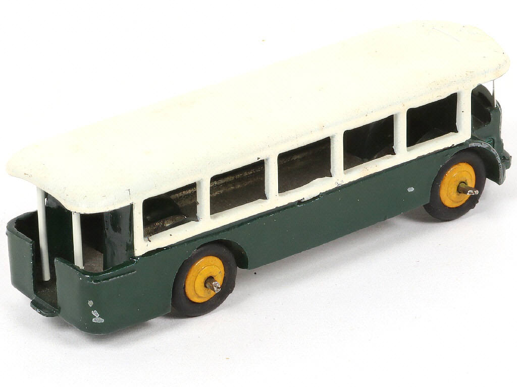 Lot 180 - DINKY TOYS (FRANCE) (1)