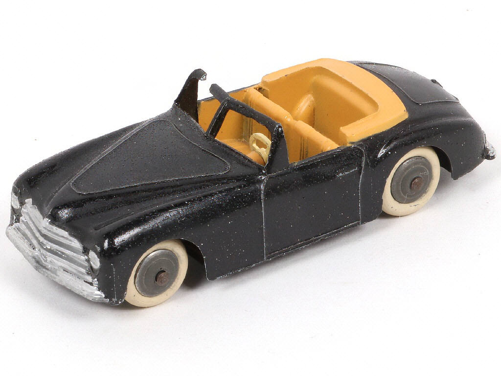 Lot 178 - DINKY TOYS (FRANCE) (1)