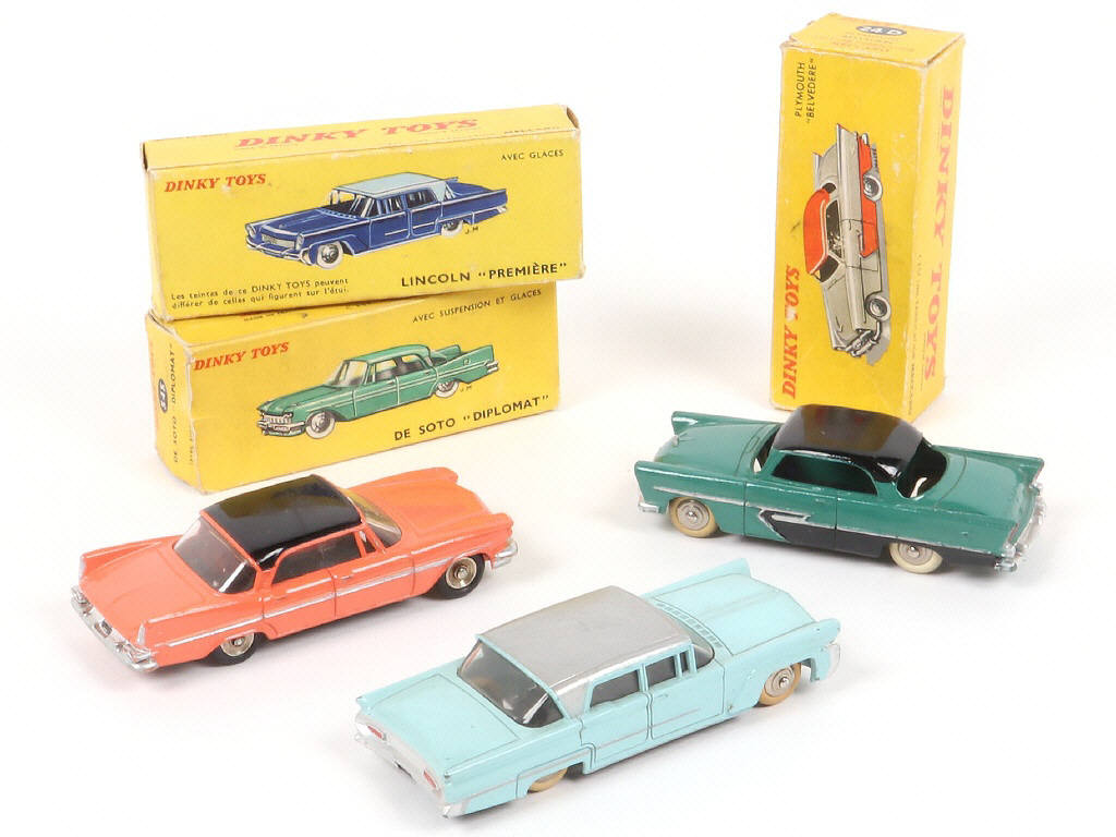 Lot 203 - DINKY TOYS (FRANCE) (3)