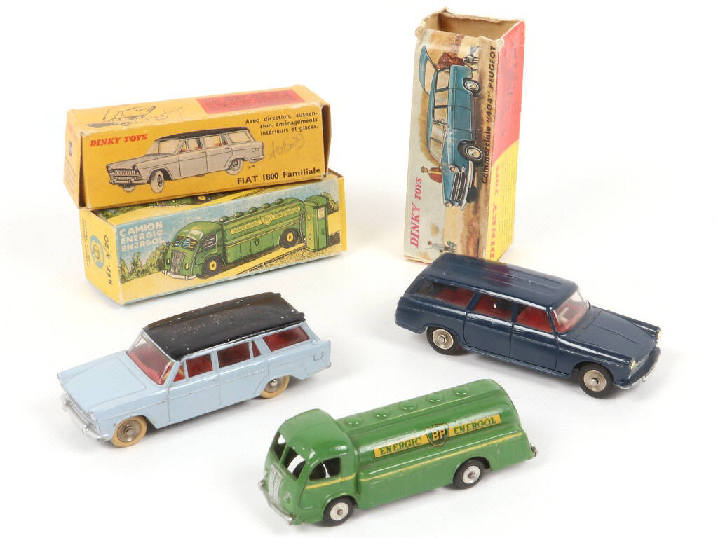 Lot 208 - DINKY TOYS (FRANCE) (3)