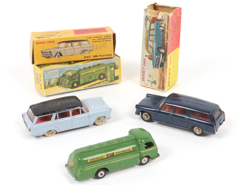 Lot 208 - DINKY TOYS (FRANCE) (3)