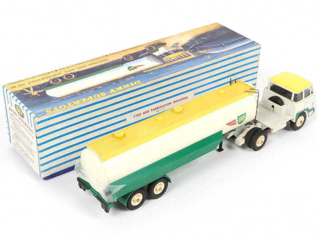 Lot 81 - DINKY TOYS (FRANCE) (1)
