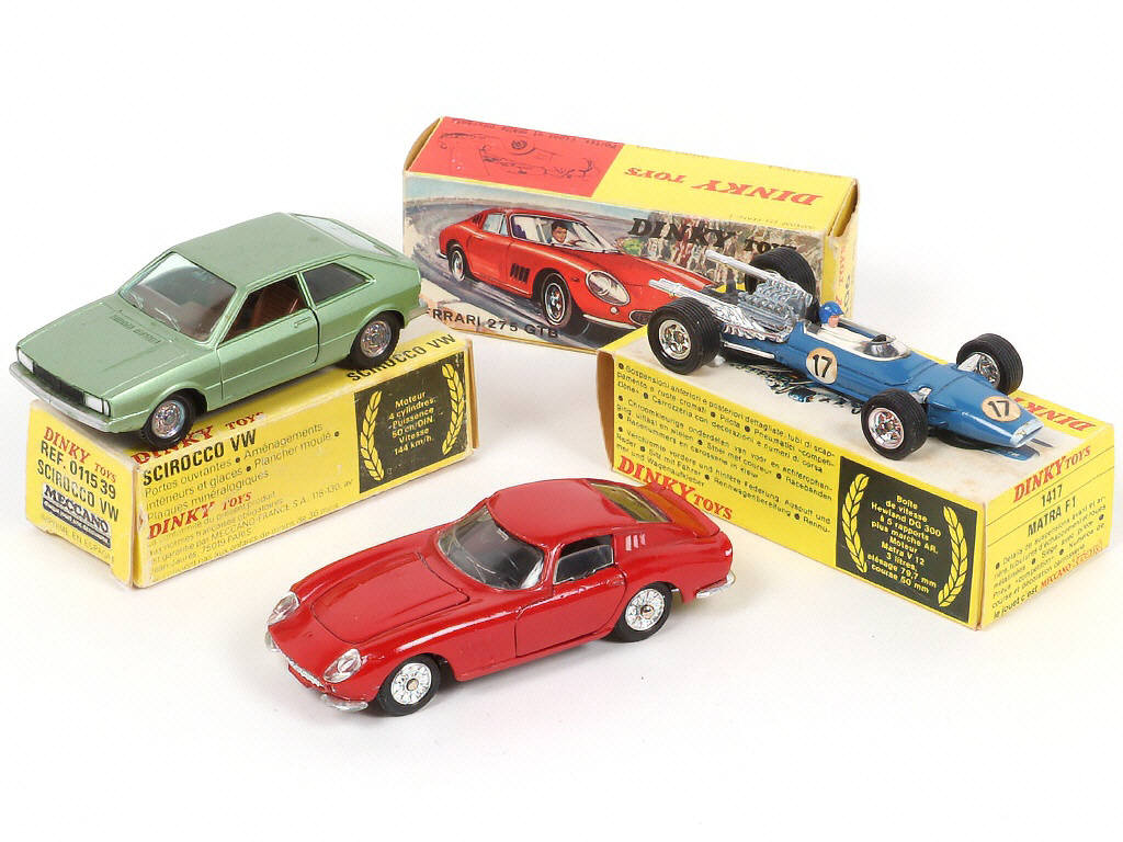 Lot 200 - DINKY TOYS (FRANCE) (3)