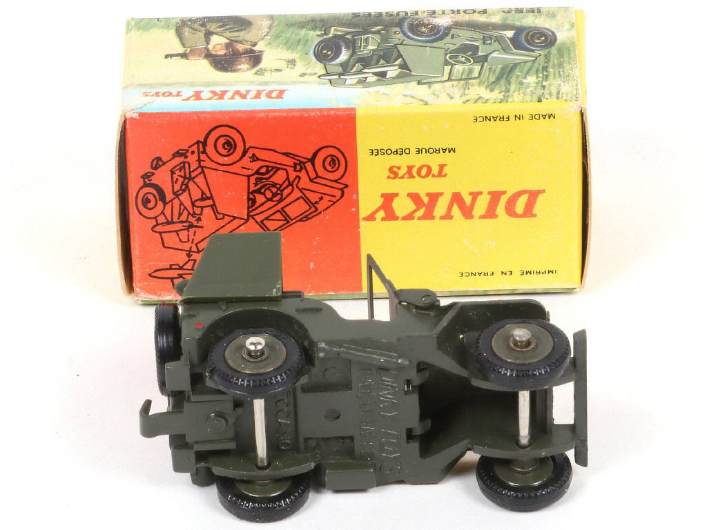 Lot 267 - DINKY TOYS (FRANCE) (1)