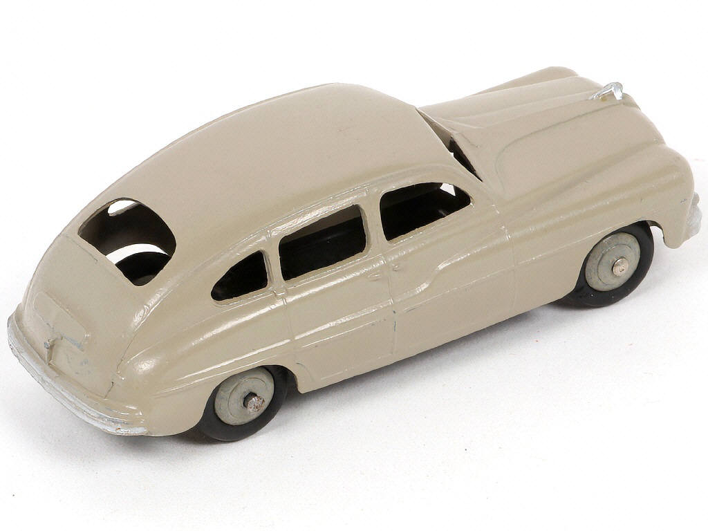 Lot 176 - DINKY TOYS (FRANCE) (1)