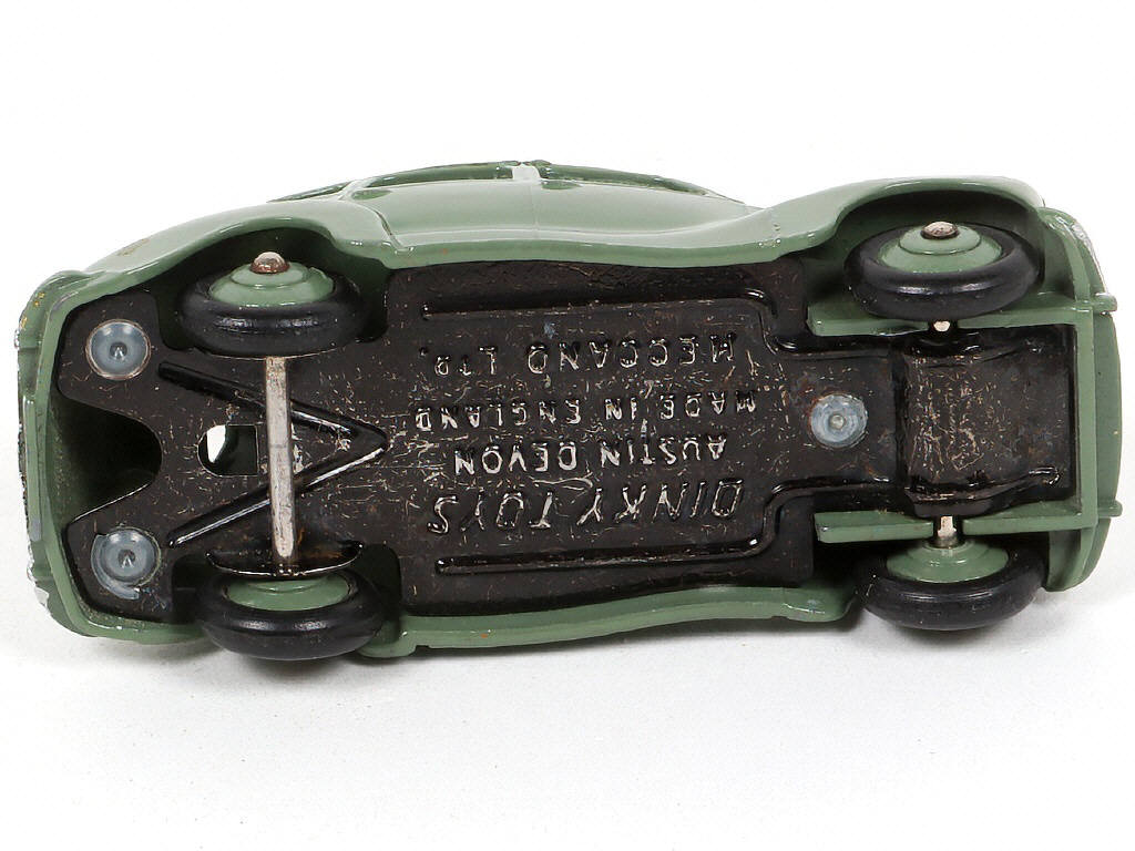 Lot 122 - DINKY TOYS (GB) (1)