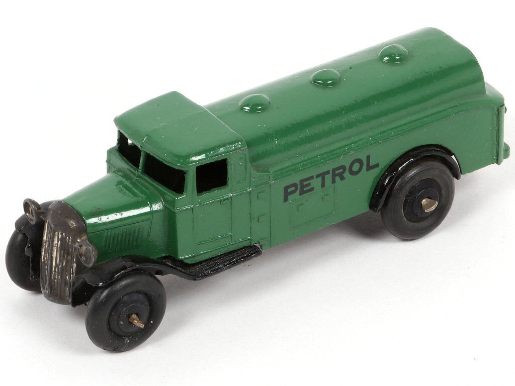 Lot 66 - DINKY TOYS (GB) (1)