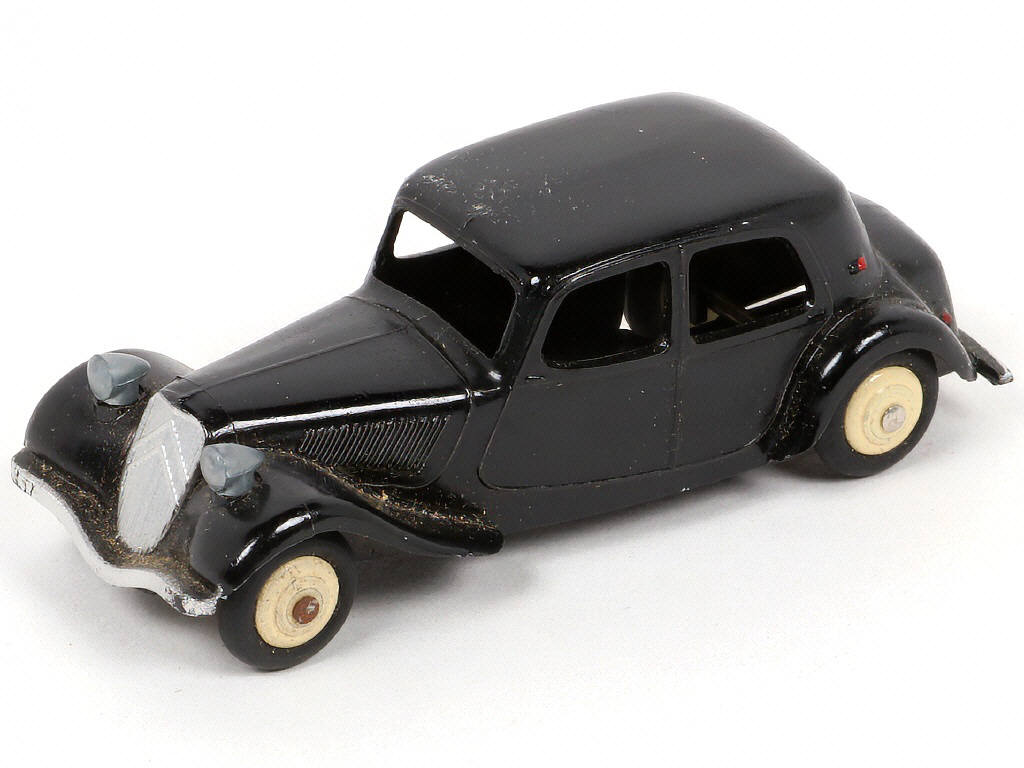 Lot 174 - DINKY TOYS (FRANCE) (1)